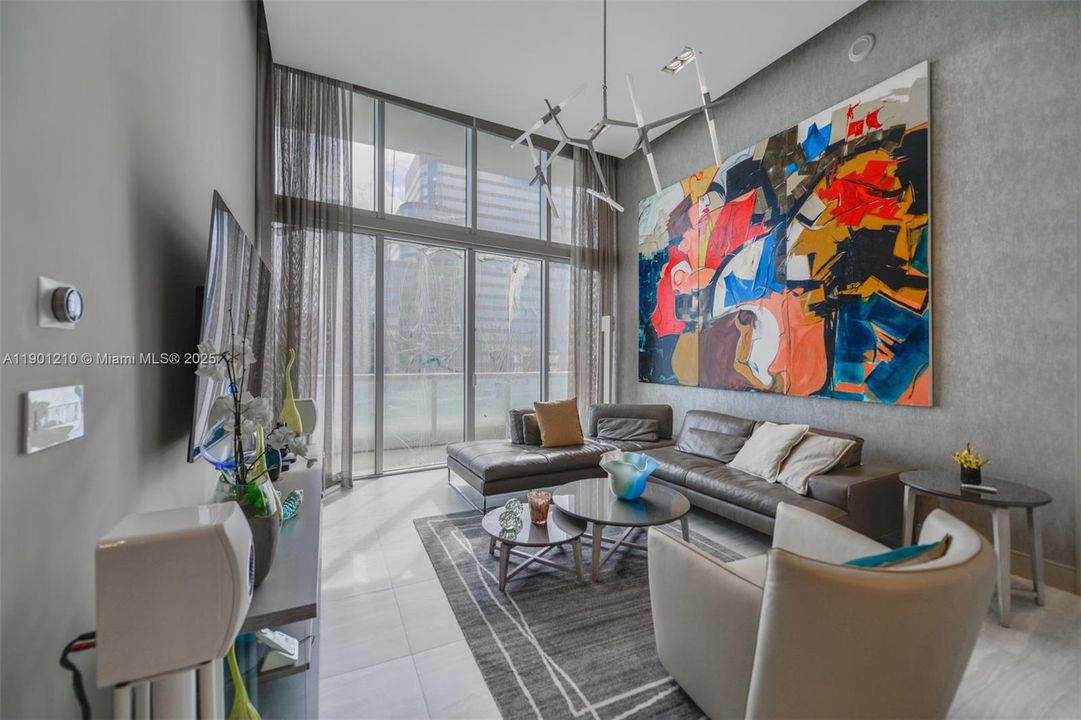 For Sale: $1,450,000 (2 beds, 2 baths, 1255 Square Feet)