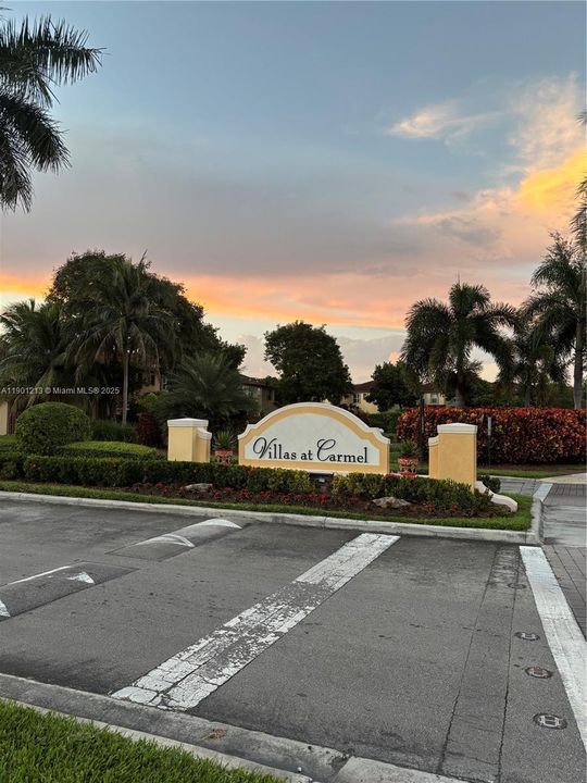 Active With Contract: $264,000 (3 beds, 2 baths, 1169 Square Feet)