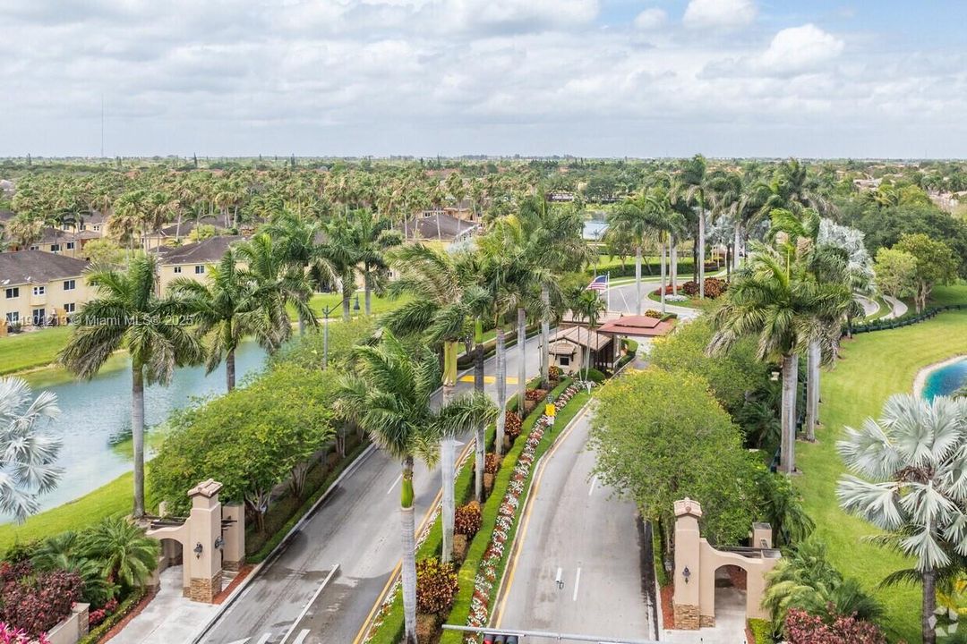 Active With Contract: $264,000 (3 beds, 2 baths, 1169 Square Feet)