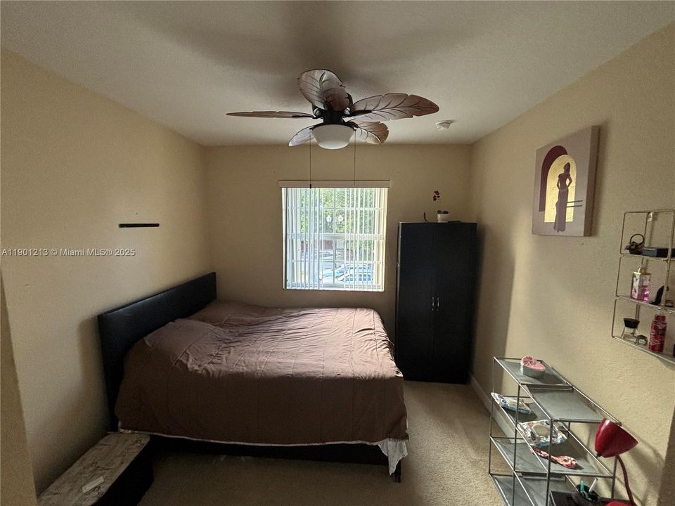 Active With Contract: $264,000 (3 beds, 2 baths, 1169 Square Feet)