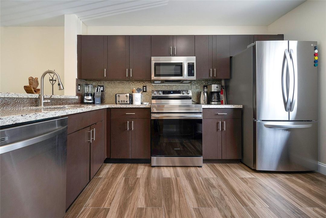 For Rent: $2,650 (3 beds, 2 baths, 1319 Square Feet)