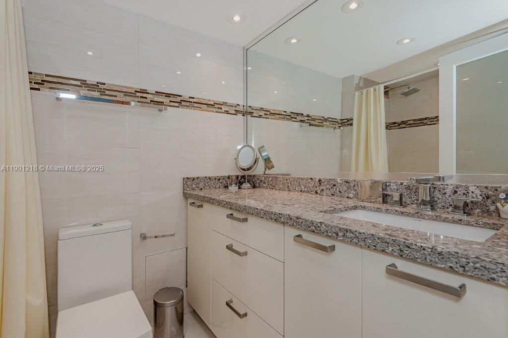 For Rent: $15,000 (2 beds, 2 baths, 1480 Square Feet)