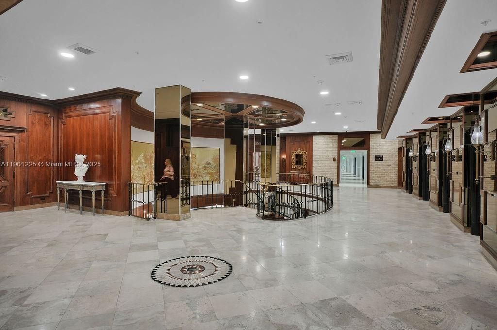 For Sale: $679,000 (2 beds, 2 baths, 1271 Square Feet)