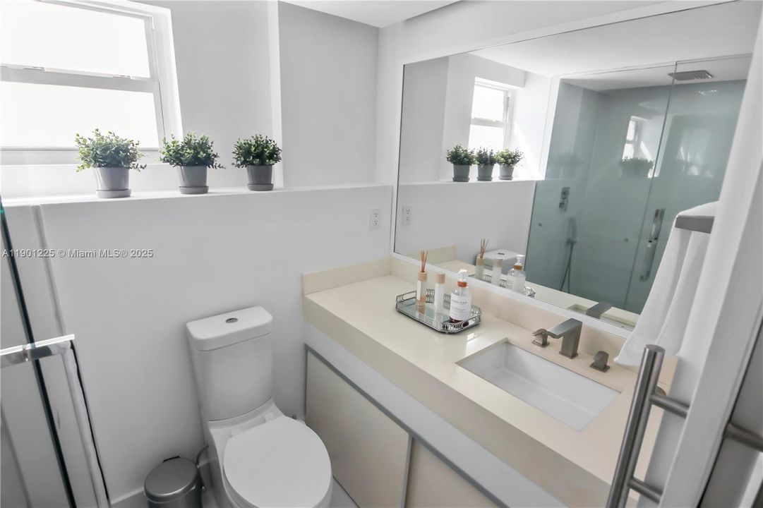 For Sale: $679,000 (2 beds, 2 baths, 1271 Square Feet)