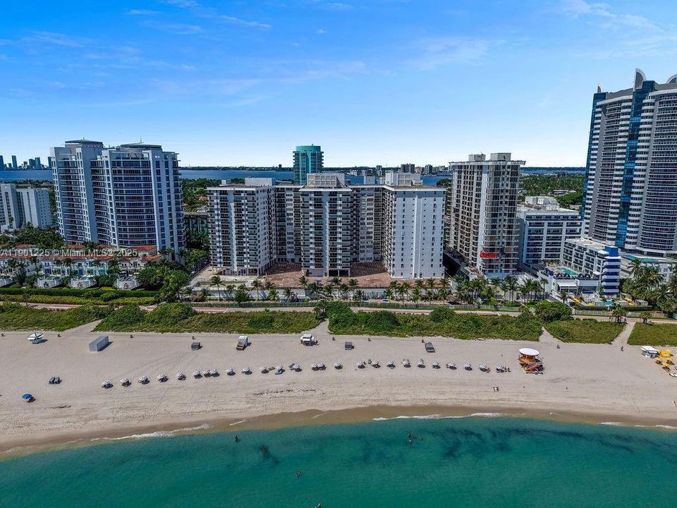 For Sale: $679,000 (2 beds, 2 baths, 1271 Square Feet)