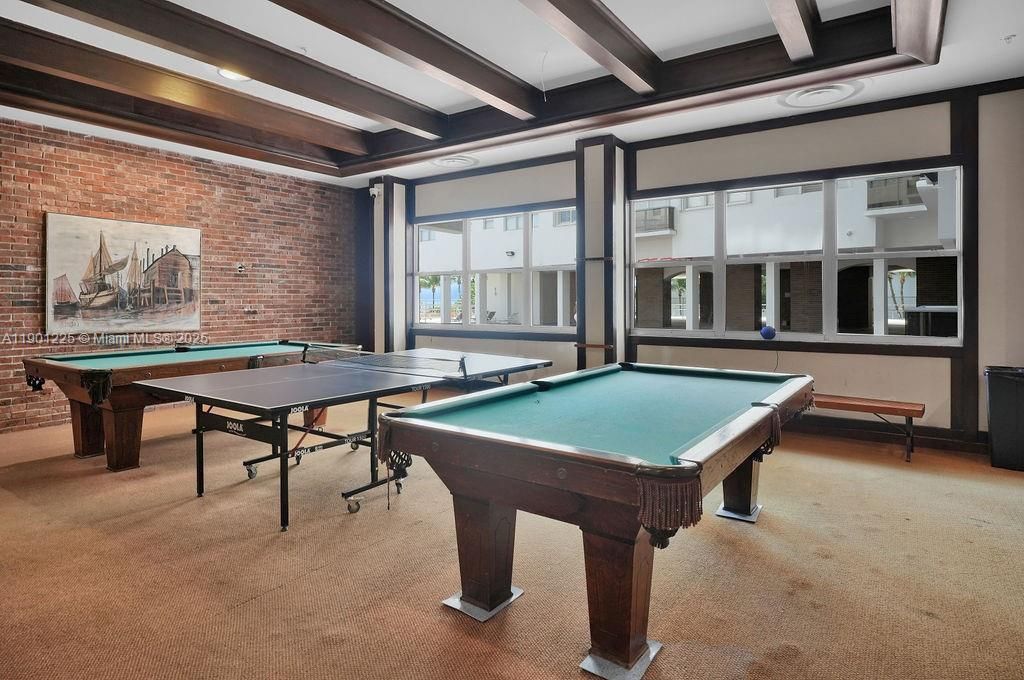 For Sale: $679,000 (2 beds, 2 baths, 1271 Square Feet)