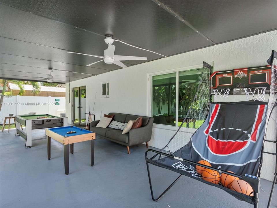 На продажу: $1,099,000 (3 спален, 2 ванн, 1476 Квадратных фут)