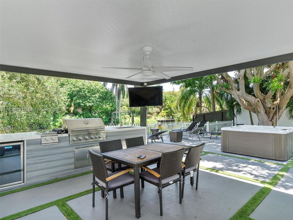 На продажу: $1,099,000 (3 спален, 2 ванн, 1476 Квадратных фут)