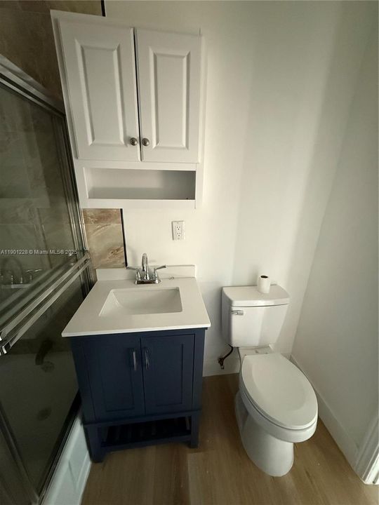 For Sale: $265,000 (4 beds, 1 baths, 936 Square Feet)