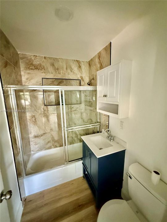 For Sale: $265,000 (4 beds, 1 baths, 936 Square Feet)