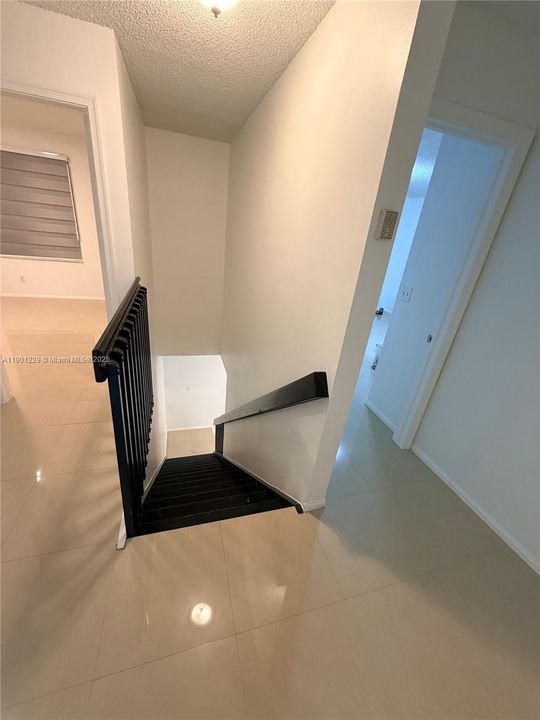 В аренду: $3,800 (3 спален, 2 ванн, 1660 Квадратных фут)