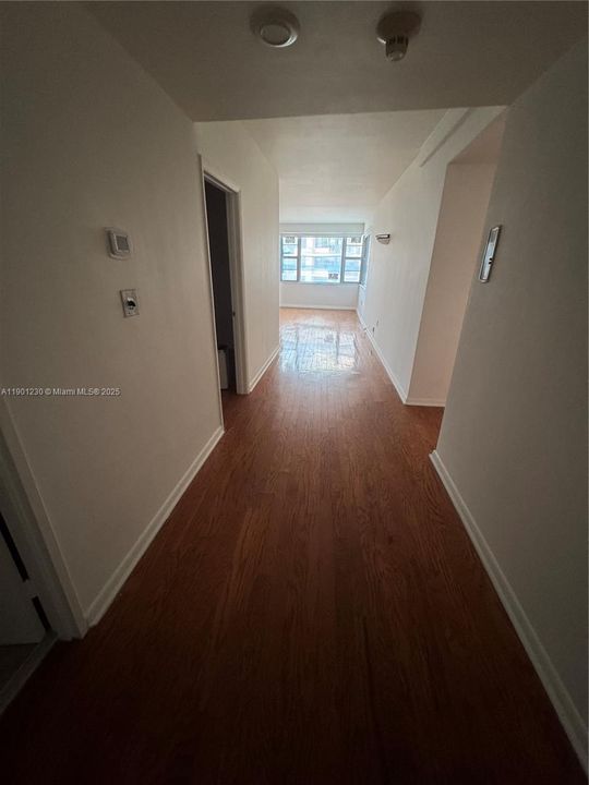 出租: $4,000 (2 贝兹, 2 浴室, 1560 平方英尺)