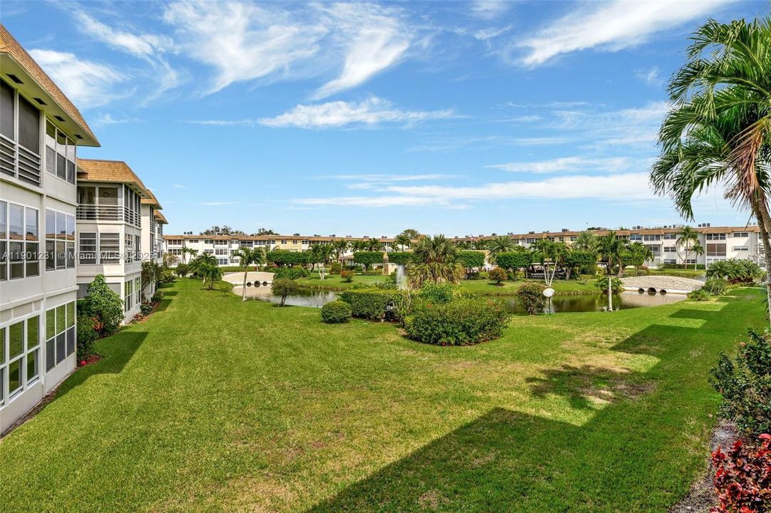 待售: $172,000 (2 贝兹, 2 浴室, 944 平方英尺)