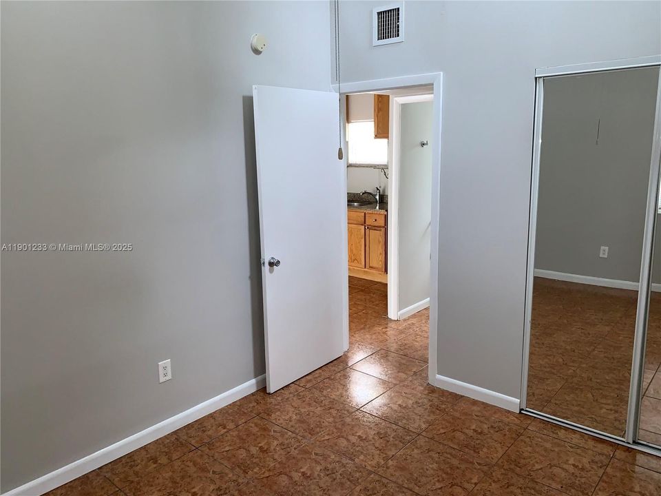 Recently Rented: $1,950 (1 beds, 1 baths, 0 Square Feet)