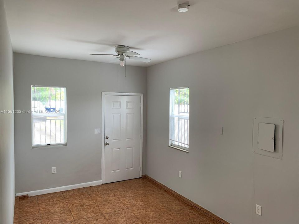 Recently Rented: $1,950 (1 beds, 1 baths, 0 Square Feet)