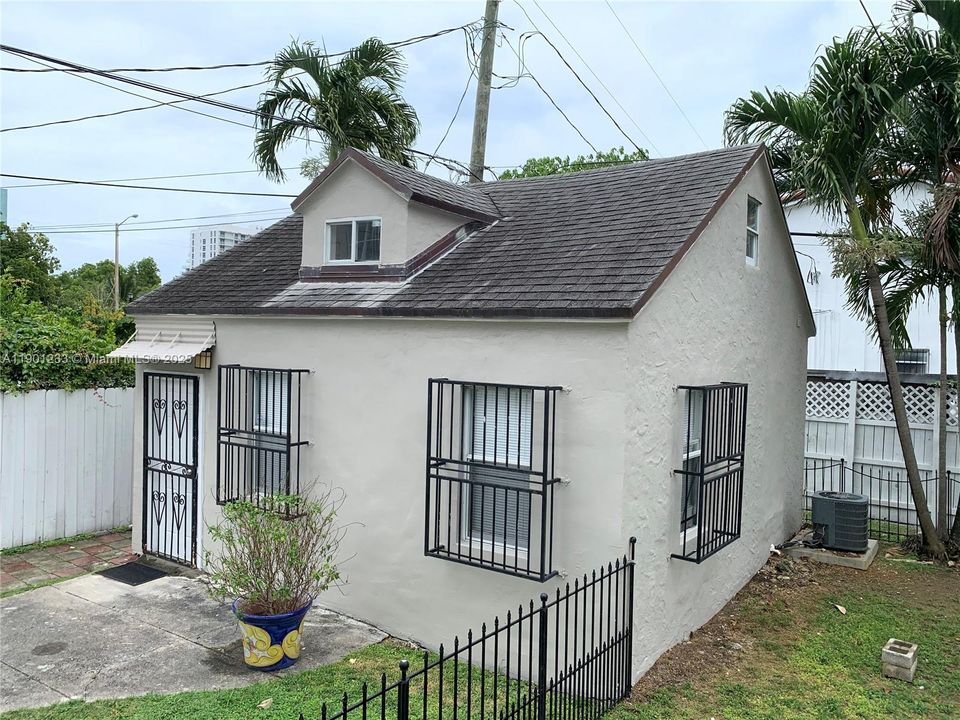 Recently Rented: $1,950 (1 beds, 1 baths, 0 Square Feet)