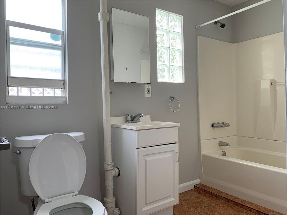 Recently Rented: $1,950 (1 beds, 1 baths, 0 Square Feet)