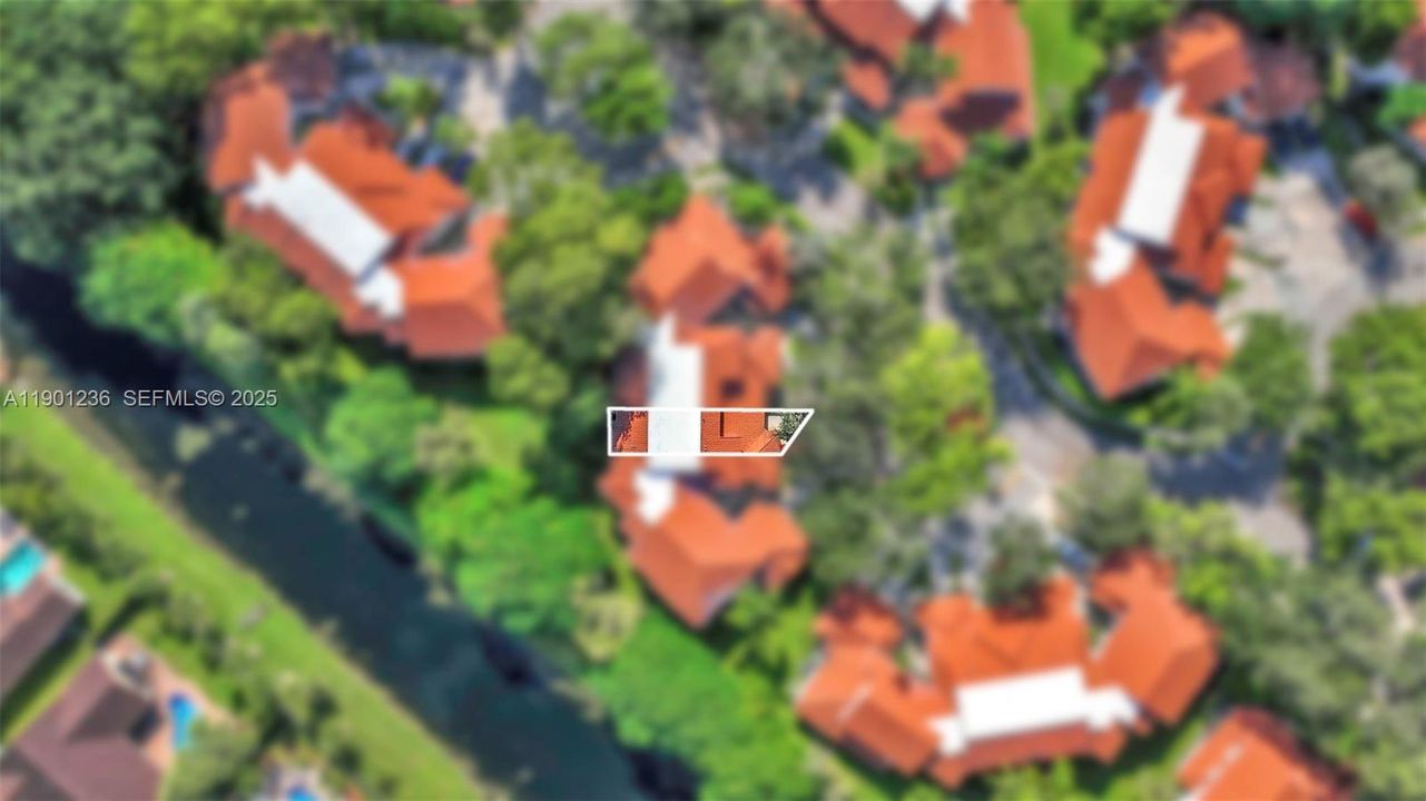 For Sale: $385,000 (2 beds, 2 baths, 1271 Square Feet)