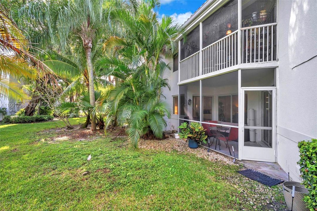 For Sale: $385,000 (2 beds, 2 baths, 1271 Square Feet)