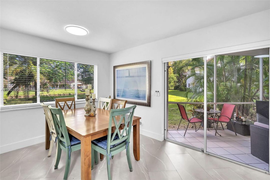 For Sale: $385,000 (2 beds, 2 baths, 1271 Square Feet)