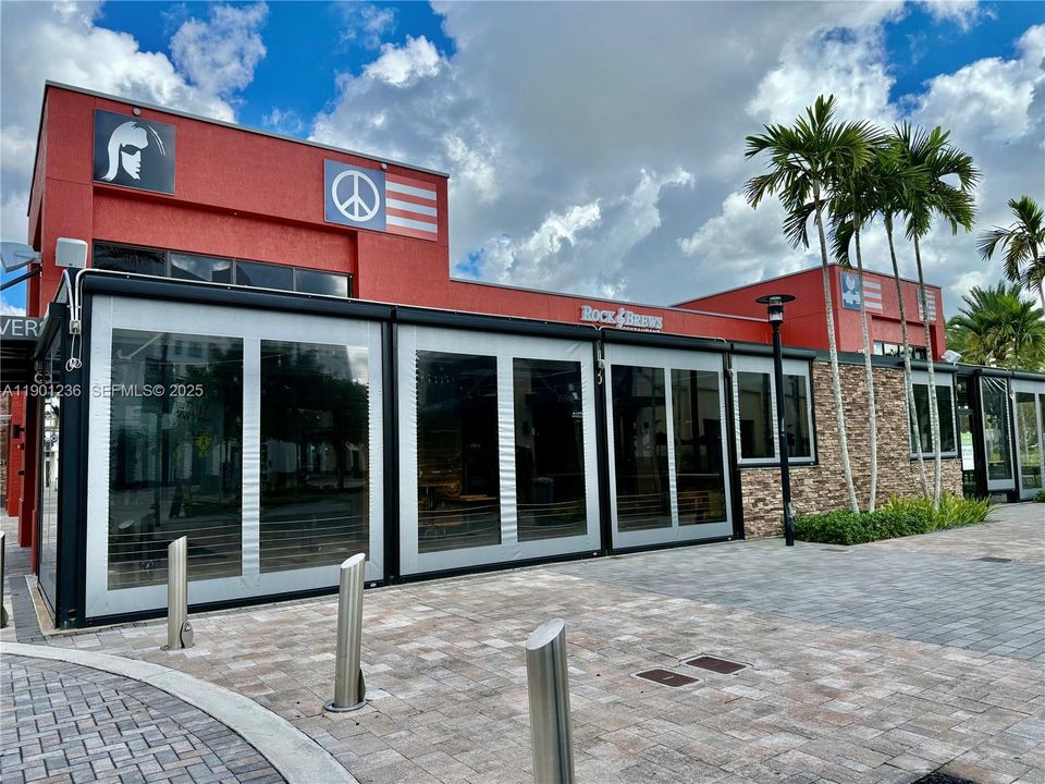 For Sale: $385,000 (2 beds, 2 baths, 1271 Square Feet)