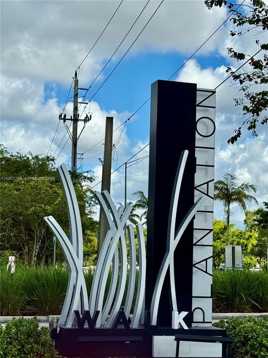 For Sale: $385,000 (2 beds, 2 baths, 1271 Square Feet)