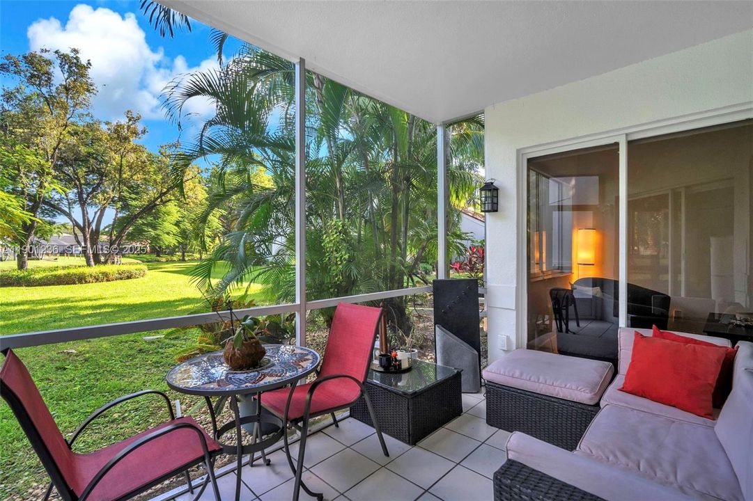 For Sale: $385,000 (2 beds, 2 baths, 1271 Square Feet)