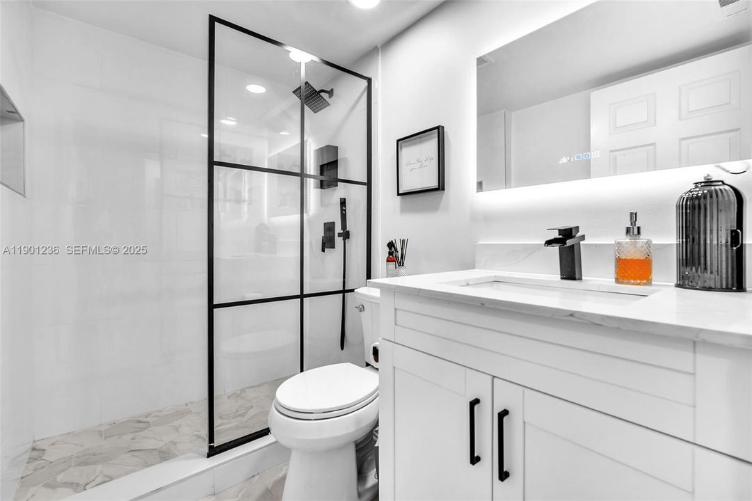 For Sale: $385,000 (2 beds, 2 baths, 1271 Square Feet)