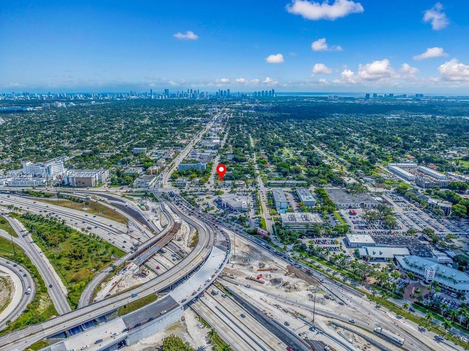 На продажу: $945,000 (0.62 acres)