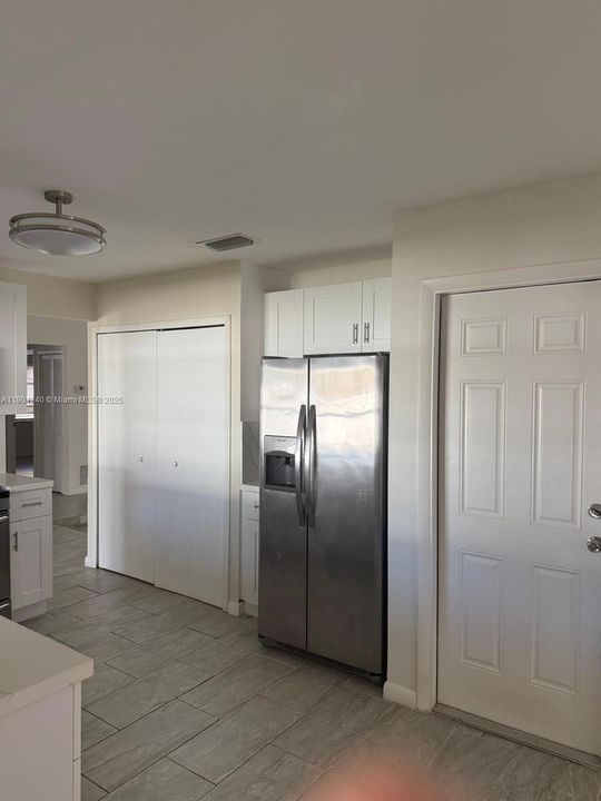 For Rent: $3,600 (3 beds, 2 baths, 1638 Square Feet)