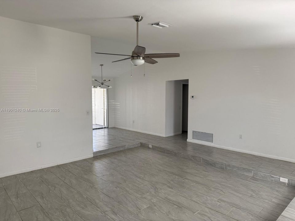 For Rent: $3,600 (3 beds, 2 baths, 1638 Square Feet)