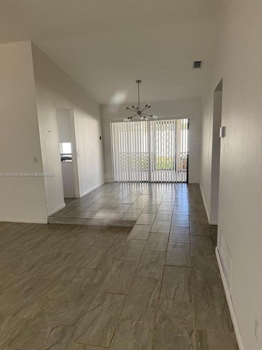 For Rent: $3,600 (3 beds, 2 baths, 1638 Square Feet)