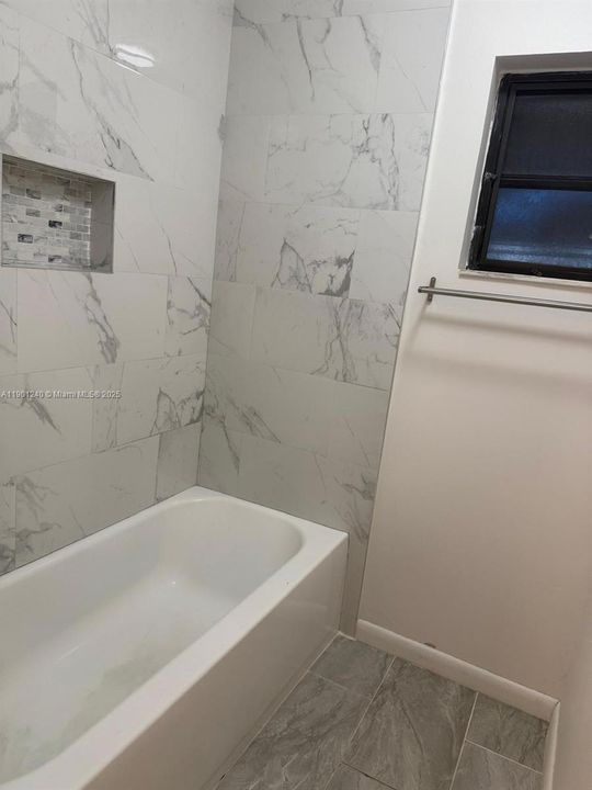 For Rent: $3,600 (3 beds, 2 baths, 1638 Square Feet)