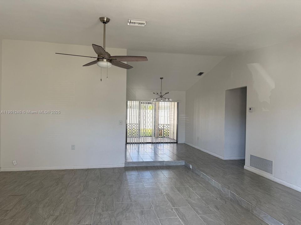 For Rent: $3,600 (3 beds, 2 baths, 1638 Square Feet)