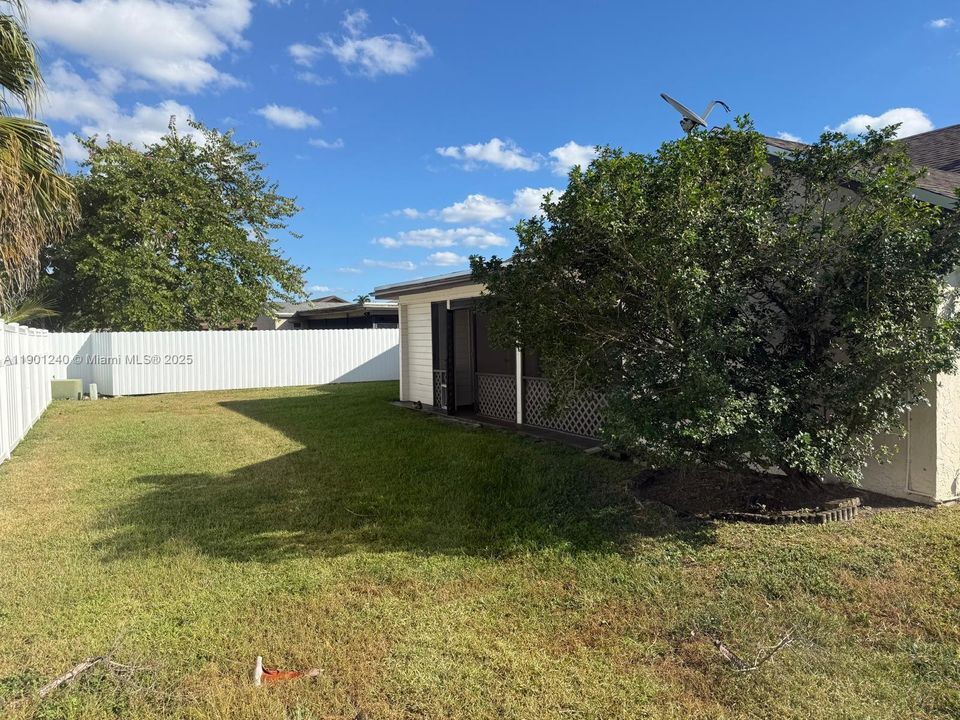 For Rent: $3,600 (3 beds, 2 baths, 1638 Square Feet)