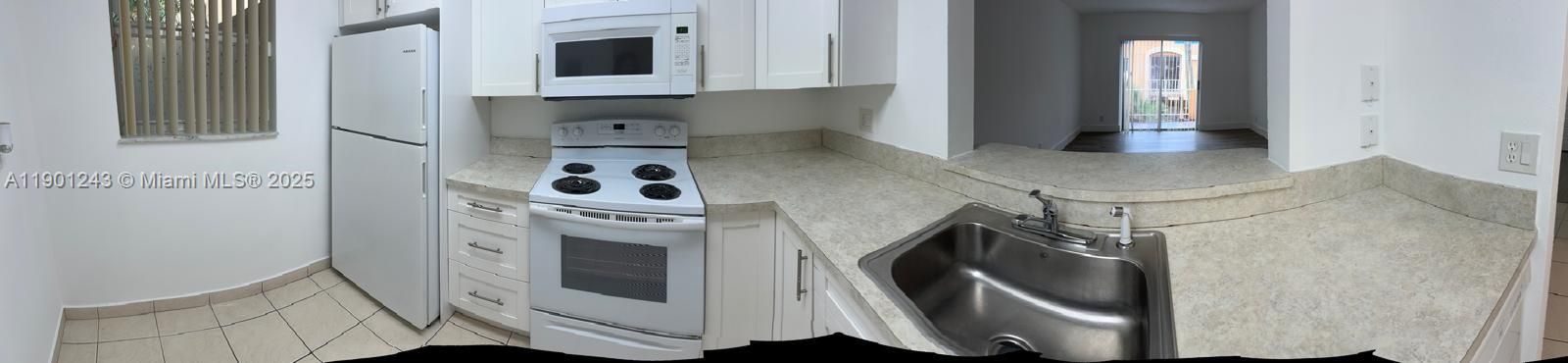 For Rent: $1,800 (1 beds, 1 baths, 883 Square Feet)