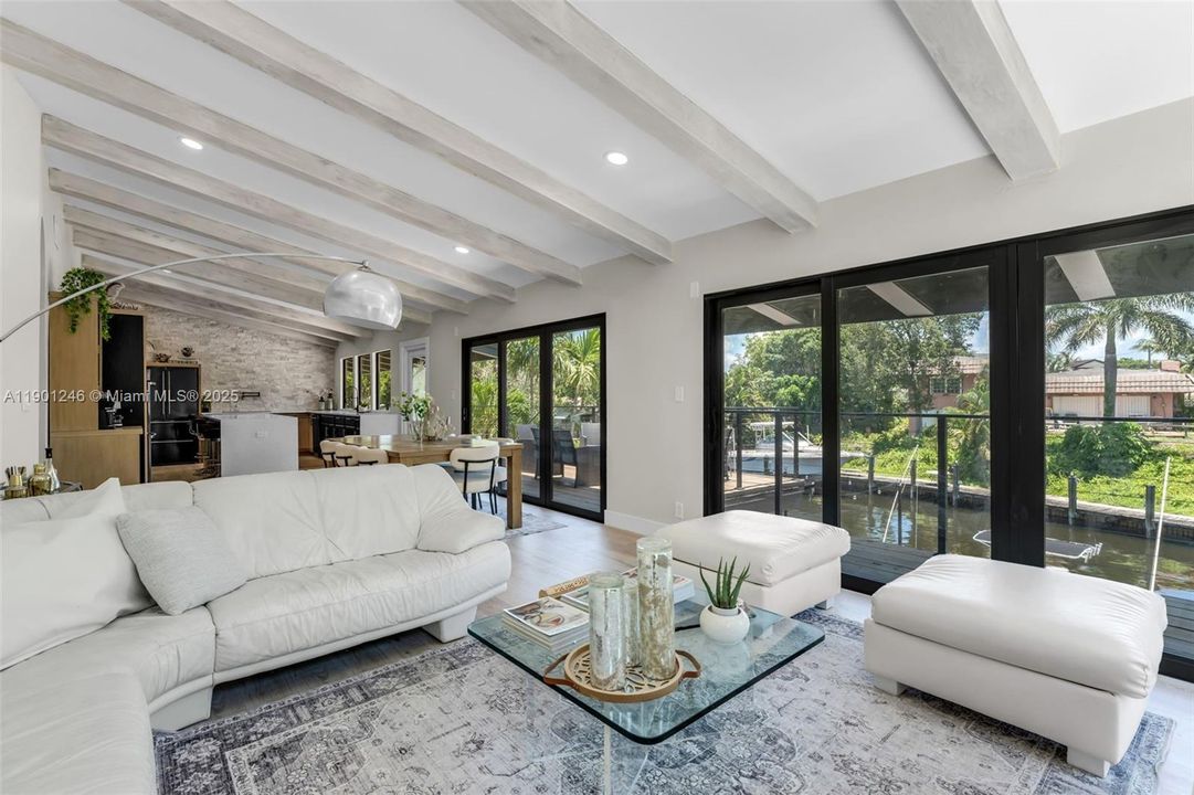 Recently Rented: $6,500 (3 beds, 2 baths, 2000 Square Feet)