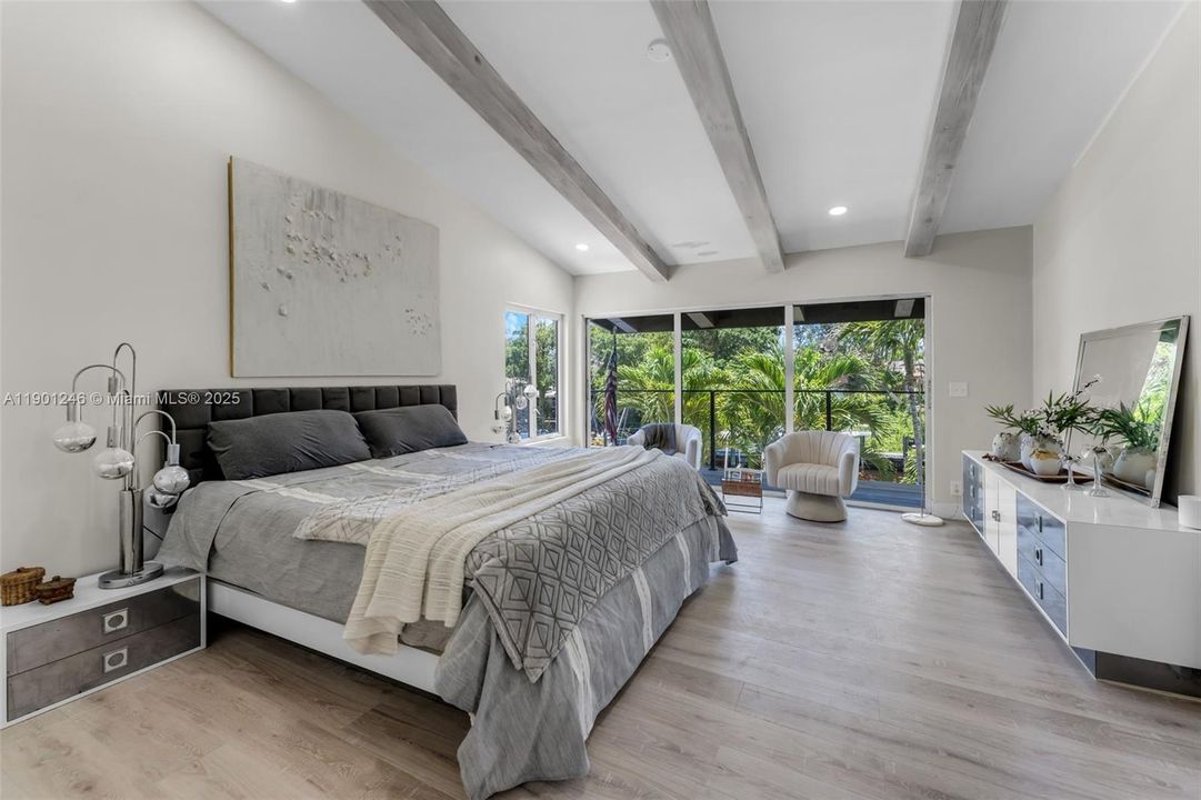 Recently Rented: $6,500 (3 beds, 2 baths, 2000 Square Feet)