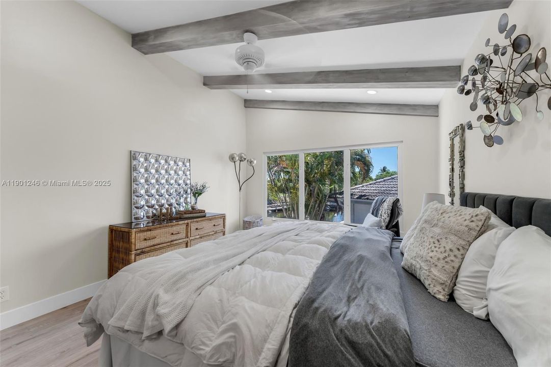 Recently Rented: $6,500 (3 beds, 2 baths, 2000 Square Feet)