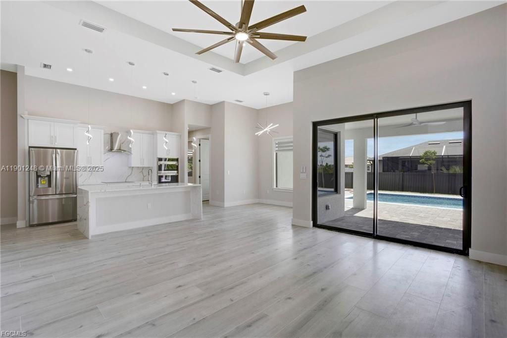 For Sale: $520,000 (3 beds, 2 baths, 1824 Square Feet)