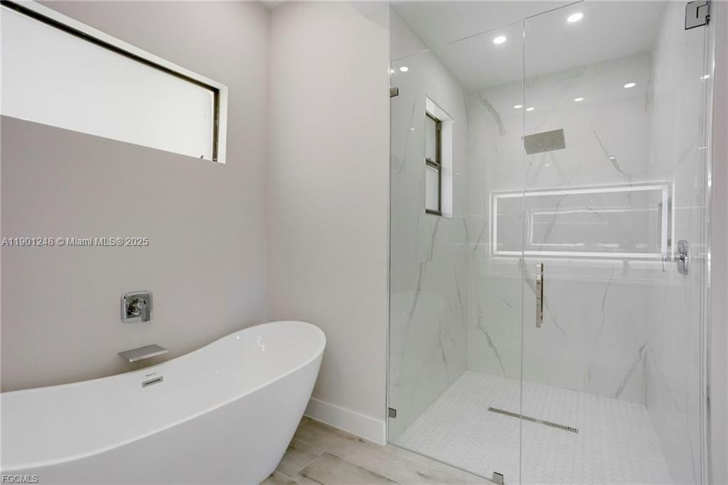 For Sale: $520,000 (3 beds, 2 baths, 1824 Square Feet)