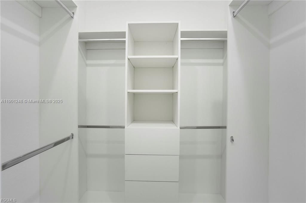 For Sale: $520,000 (3 beds, 2 baths, 1824 Square Feet)