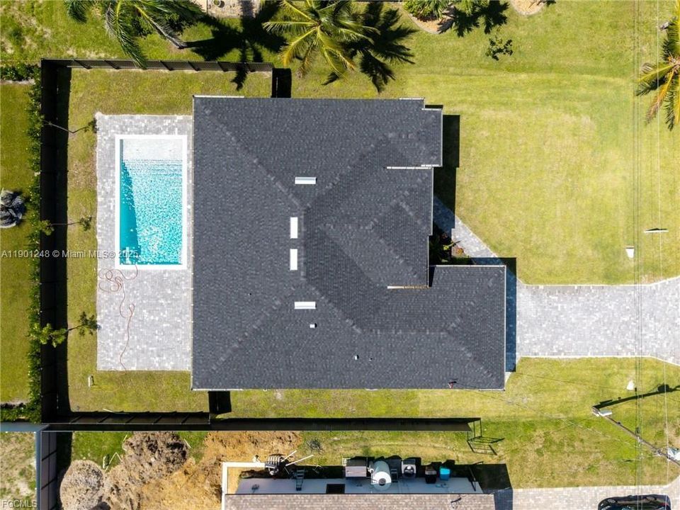 For Sale: $520,000 (3 beds, 2 baths, 1824 Square Feet)