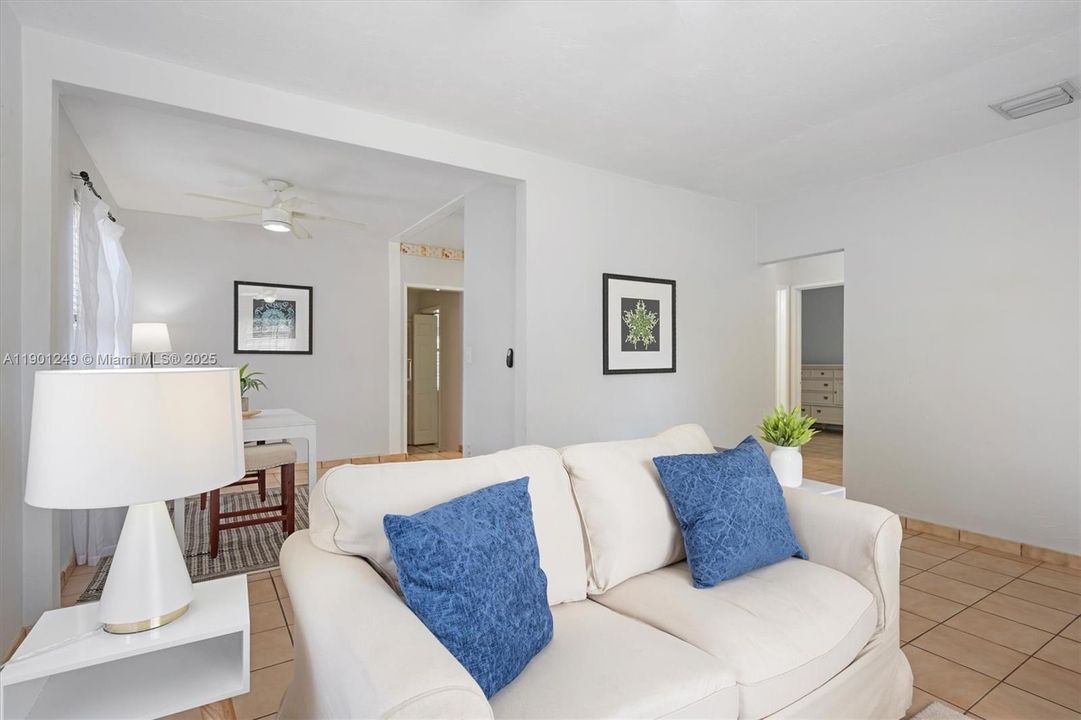 Recently Sold: $528,000 (2 beds, 1 baths, 1156 Square Feet)