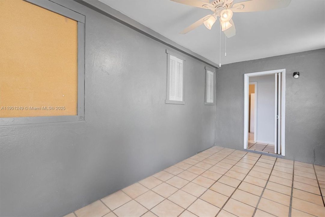 Recently Sold: $528,000 (2 beds, 1 baths, 1156 Square Feet)