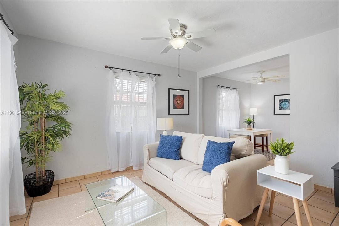 Recently Sold: $528,000 (2 beds, 1 baths, 1156 Square Feet)