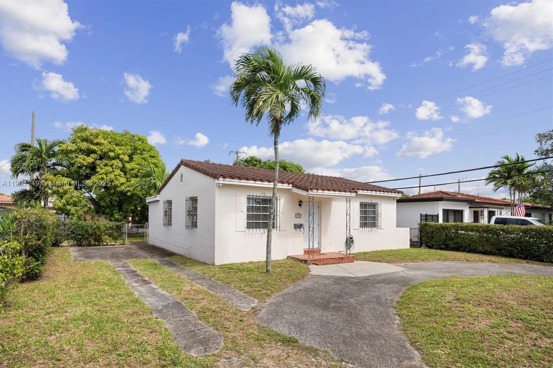 Recently Sold: $528,000 (2 beds, 1 baths, 1156 Square Feet)