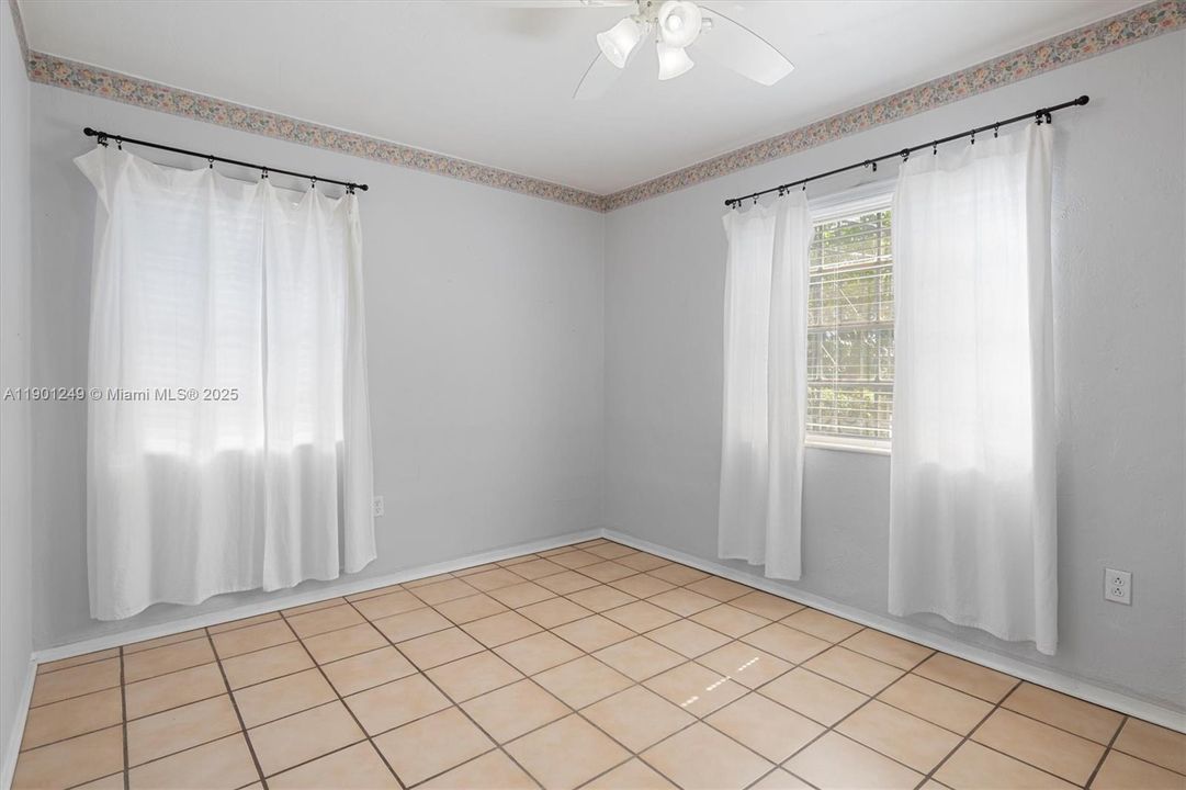 Recently Sold: $528,000 (2 beds, 1 baths, 1156 Square Feet)