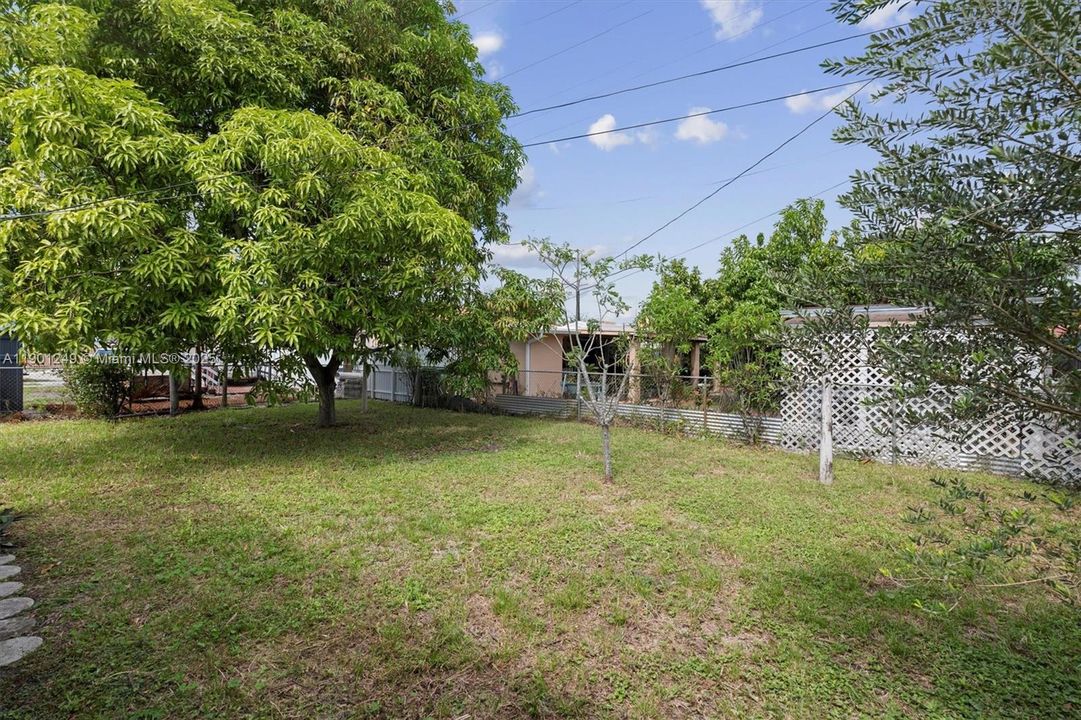 Recently Sold: $528,000 (2 beds, 1 baths, 1156 Square Feet)