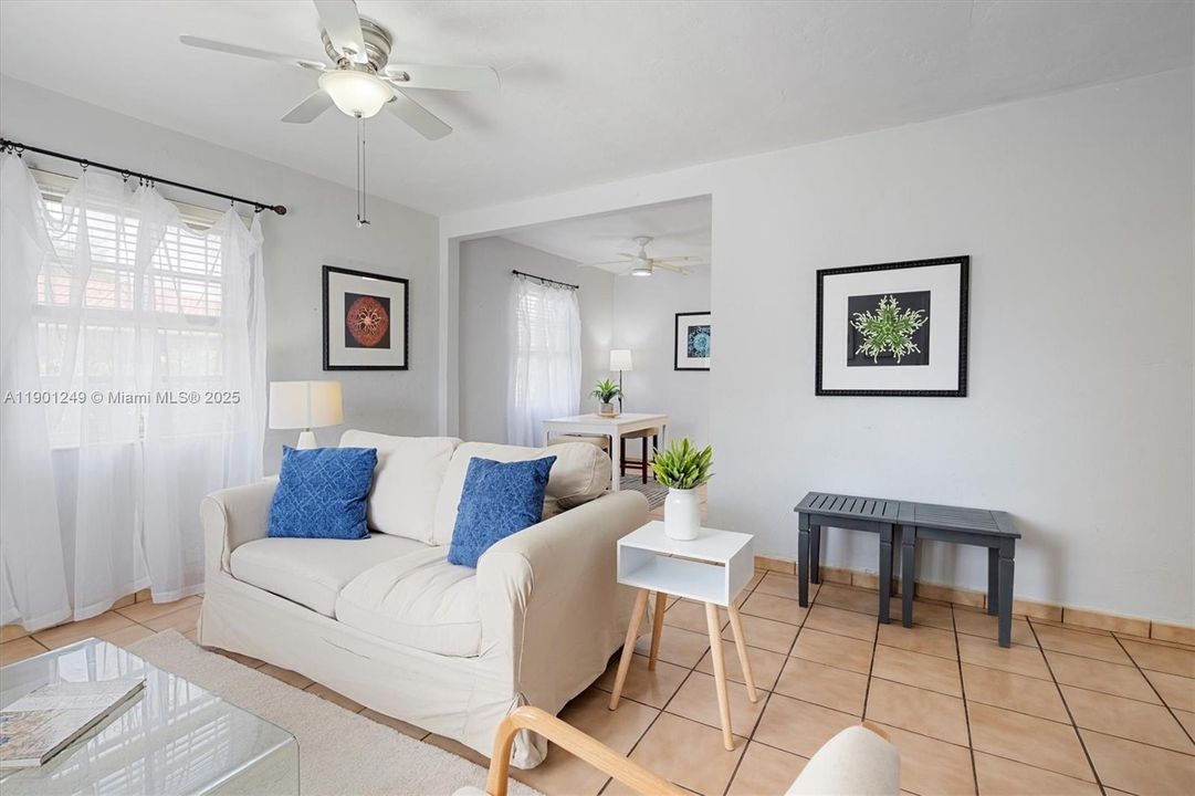 Recently Sold: $528,000 (2 beds, 1 baths, 1156 Square Feet)